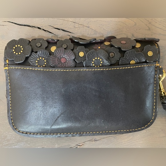 COACH Boutique 1941 Tea Rose Floral Applique Wristlet Clutch Pouch in Black - Picture 4 of 11